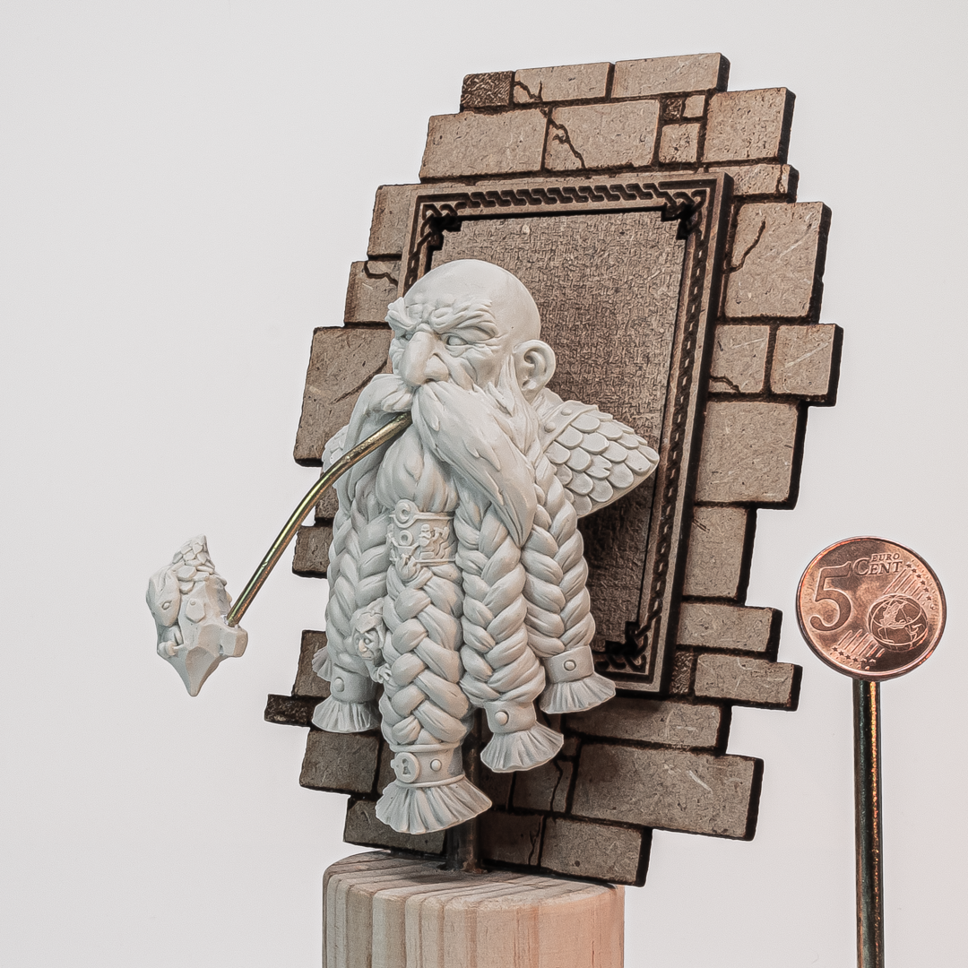 Miniatura Artesanal para Pintar de Chesterthorn Ironbutt