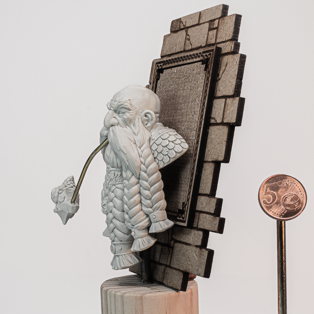 Miniatura Artesanal para Pintar de Chesterthorn Ironbutt