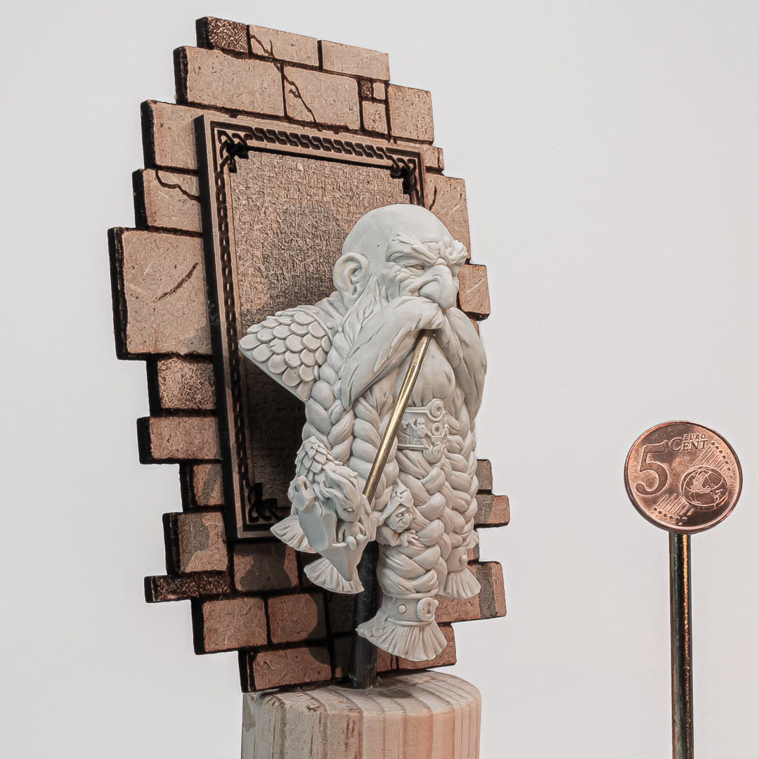 Miniatura Artesanal para Pintar de Chesterthorn Ironbutt