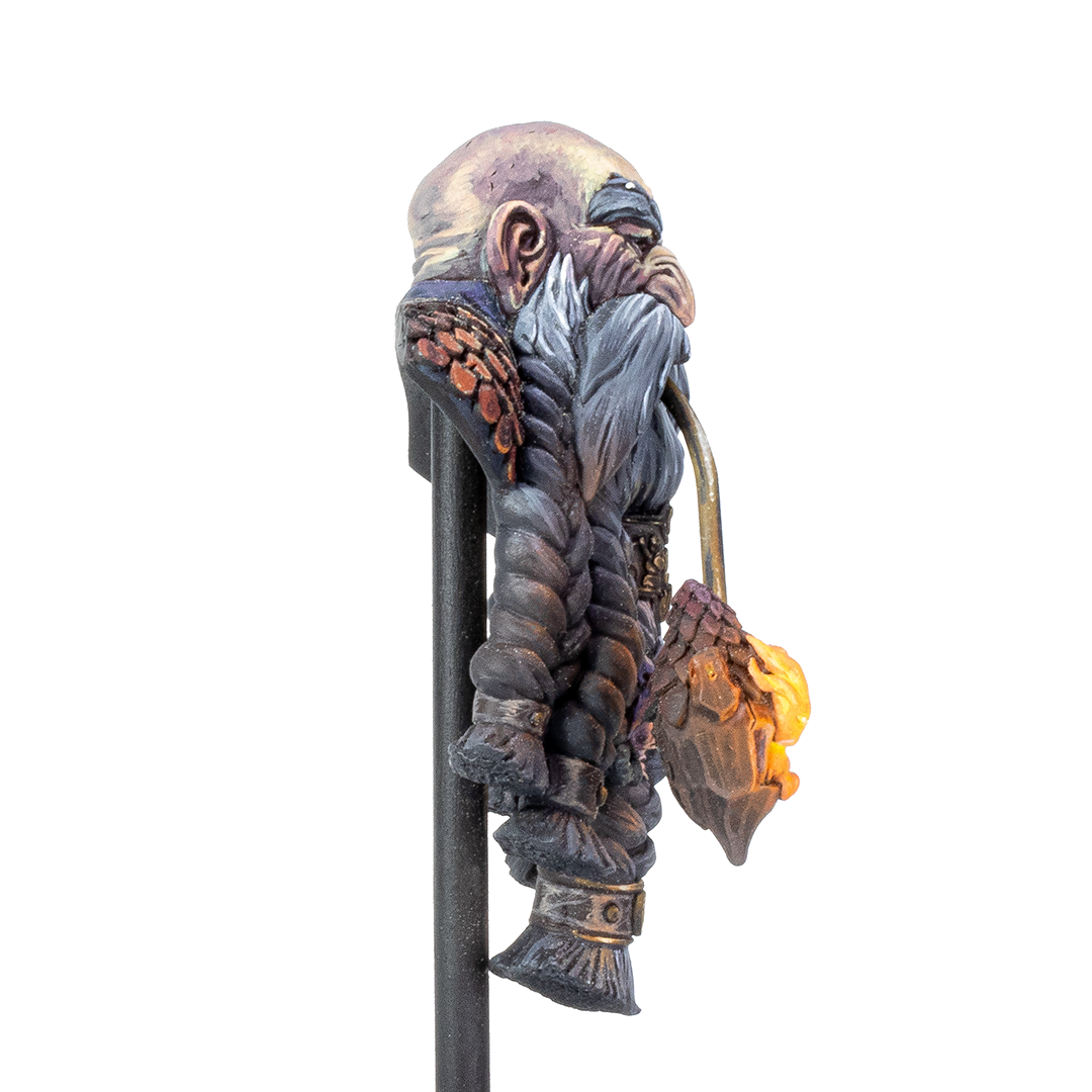 Miniatura Artesanal para Pintar de Chesterthorn Ironbutt